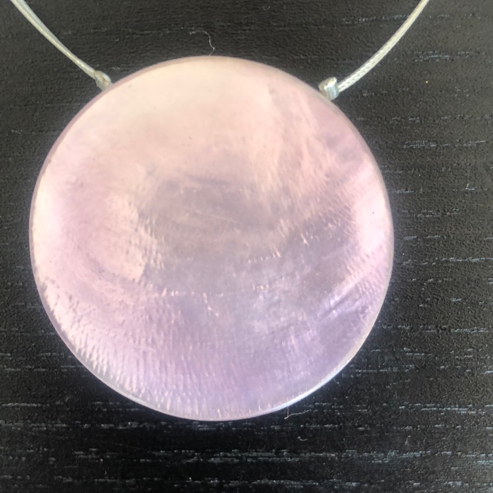 Reversible shell pendant necklace